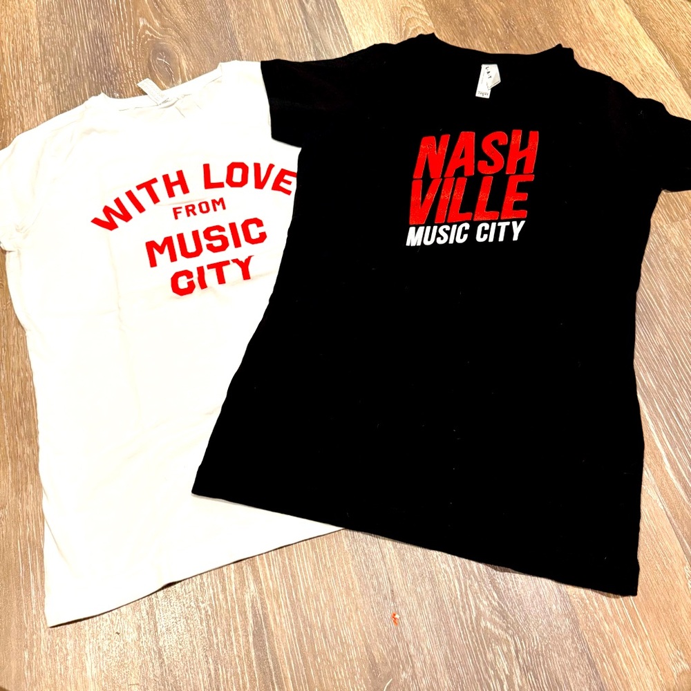 2 x Visit Music City USA | Nashville, TN | Women SM | T-Shirts | Black & White